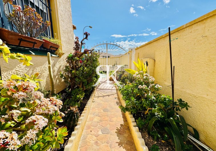 Segunda mano - Villa independiente - Orihuela Costa - La Zenia