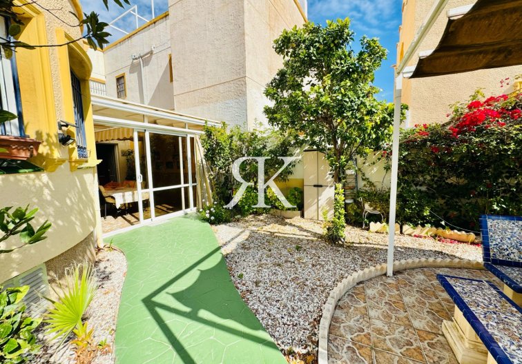 Segunda mano - Villa independiente - Orihuela Costa - La Zenia