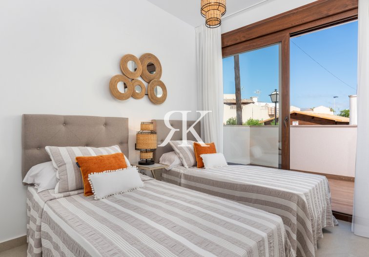  - Bungalow en planta baja - Torrevieja - Los Balcones 