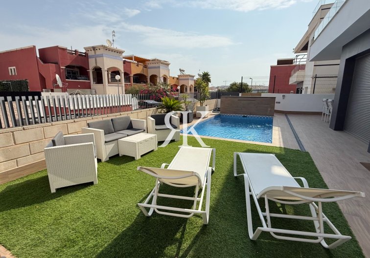 Resale - Detached Villa - Orihuela Costa - Villamartín
