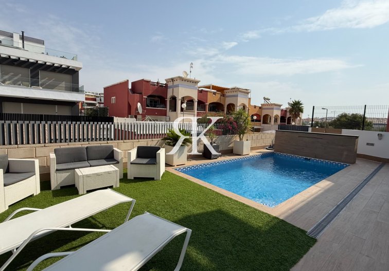 Resale - Detached Villa - Orihuela Costa - Villamartín