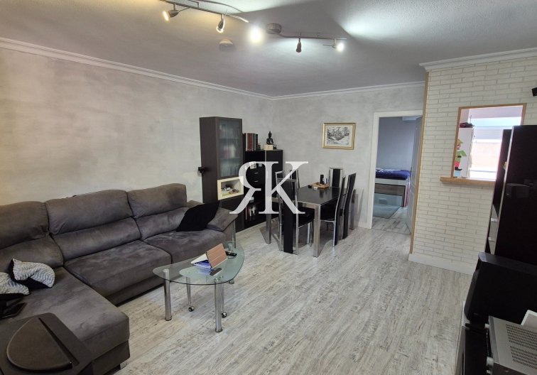 Resale - Townhouse - Torrevieja - Aguas Nuevas