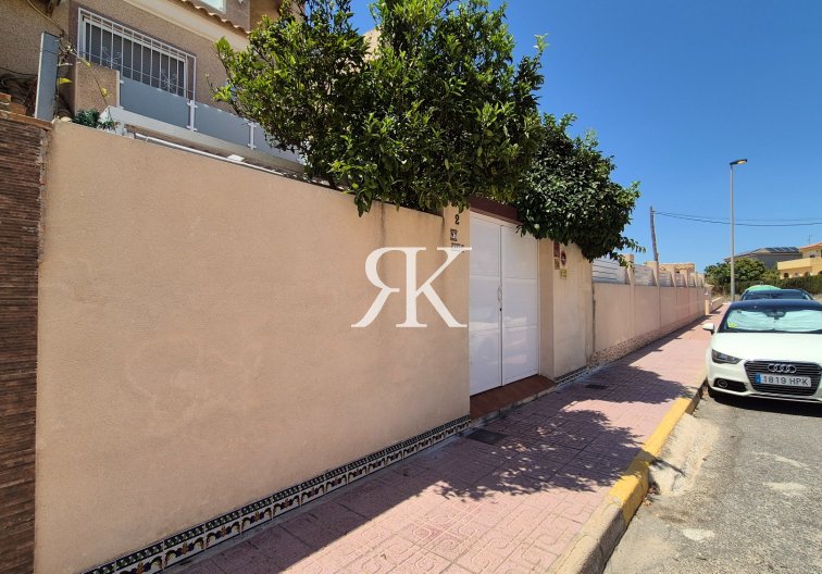 Resale - Townhouse - Torrevieja - Aguas Nuevas