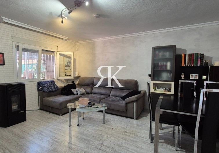 Resale - Townhouse - Torrevieja - Aguas Nuevas