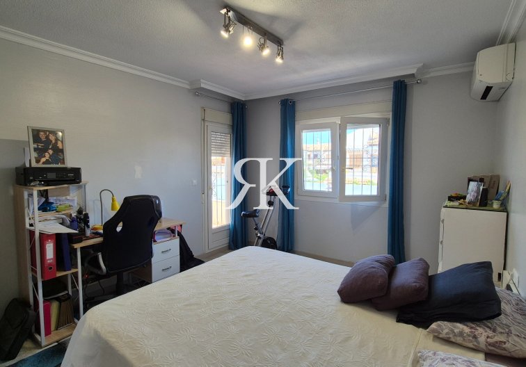 Resale - Townhouse - Torrevieja - Aguas Nuevas