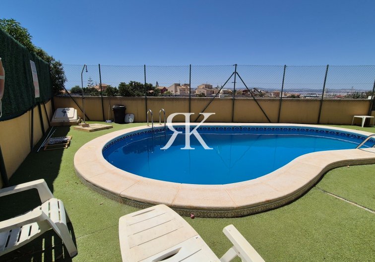 Resale - Townhouse - Torrevieja - Aguas Nuevas