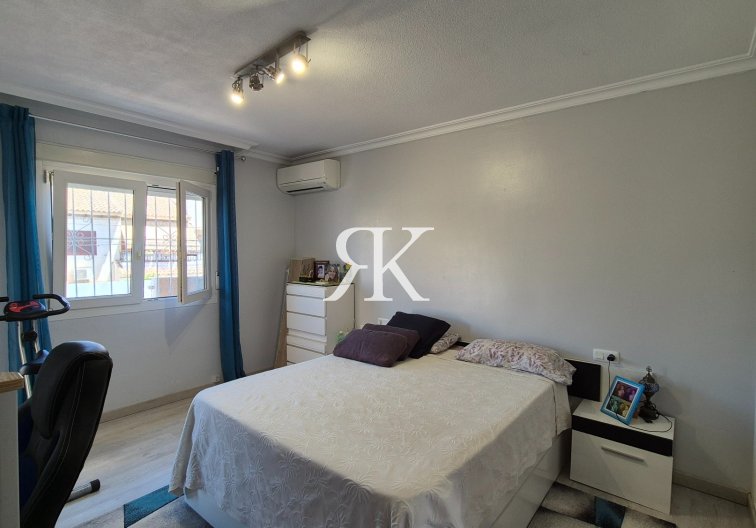 Resale - Townhouse - Torrevieja - Aguas Nuevas
