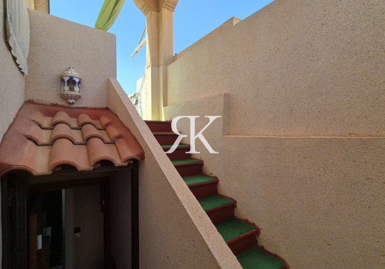 Resale - Townhouse - Torrevieja - Aguas Nuevas