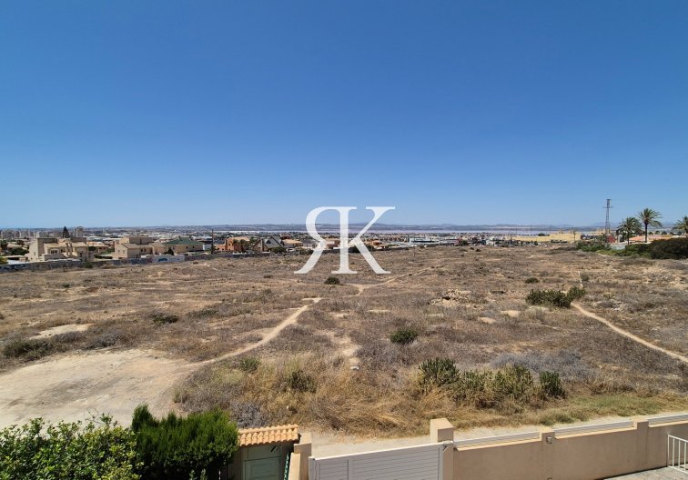 Resale - Townhouse - Torrevieja - Aguas Nuevas