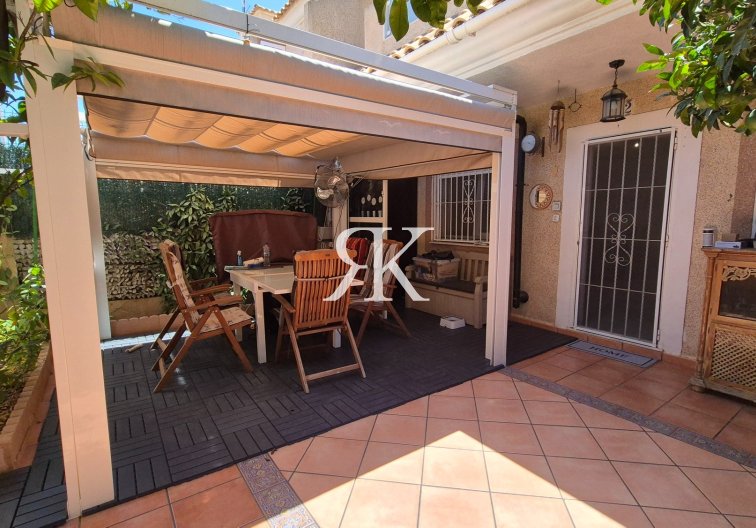 Resale - Townhouse - Torrevieja - Aguas Nuevas