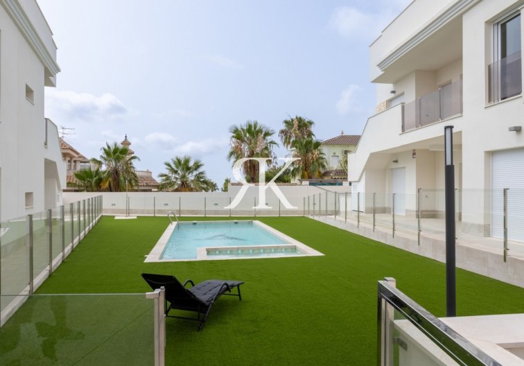 Wiederverkauf - Bungalow im obersten Stockwerk - San Miguel de Salinas - Blue Lagoon