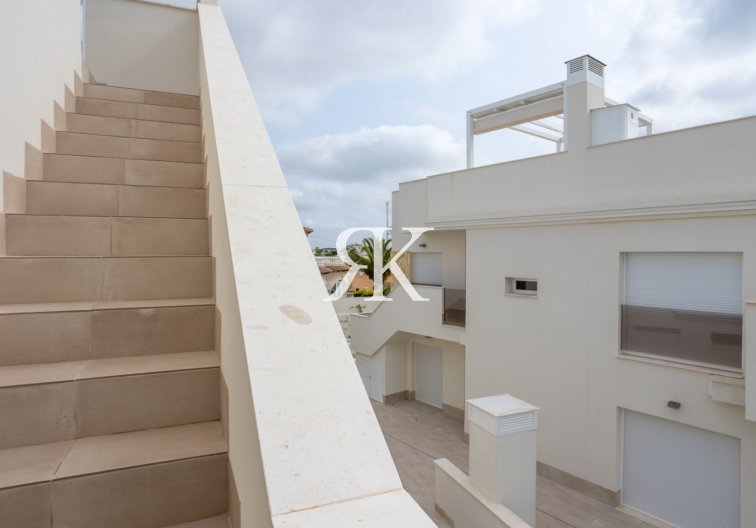 Wiederverkauf - Bungalow im obersten Stockwerk - San Miguel de Salinas - Blue Lagoon