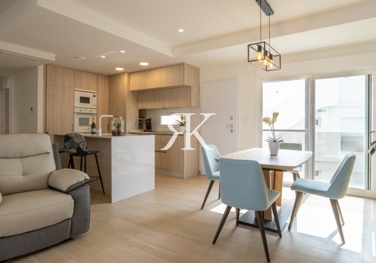 Wiederverkauf - Bungalow im obersten Stockwerk - San Miguel de Salinas - Blue Lagoon