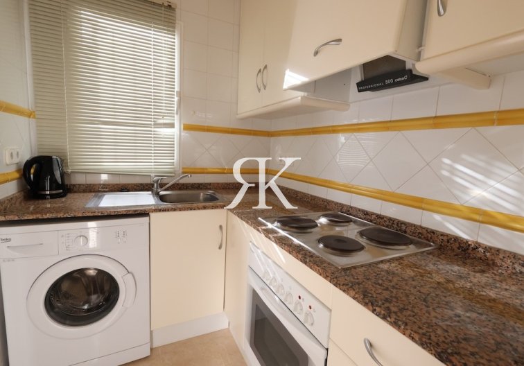 Segunda mano - Bungalow en planta alta - Torrevieja - Aguas Nuevas