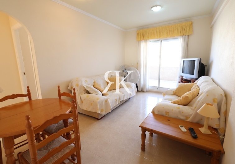 Segunda mano - Bungalow en planta alta - Torrevieja - Aguas Nuevas