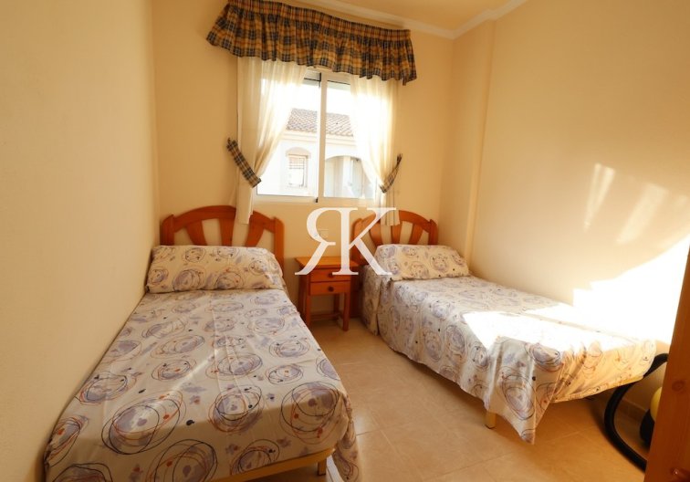 Segunda mano - Bungalow en planta alta - Torrevieja - Aguas Nuevas