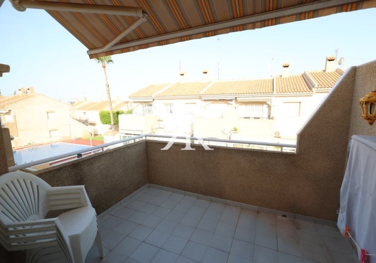 Segunda mano - Bungalow en planta alta - Torrevieja - Aguas Nuevas