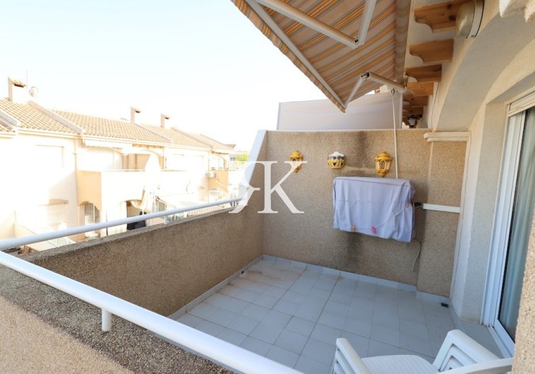 Segunda mano - Bungalow en planta alta - Torrevieja - Aguas Nuevas