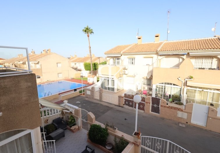 Segunda mano - Bungalow en planta alta - Torrevieja - Aguas Nuevas