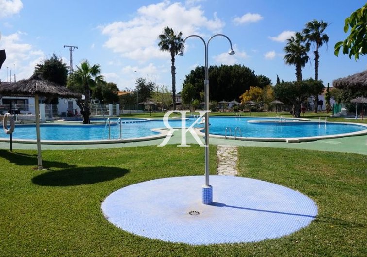 Wiederverkauf - Bungalow im Erdgeschoss - Torrevieja - Los Balcones - Lago Jardin