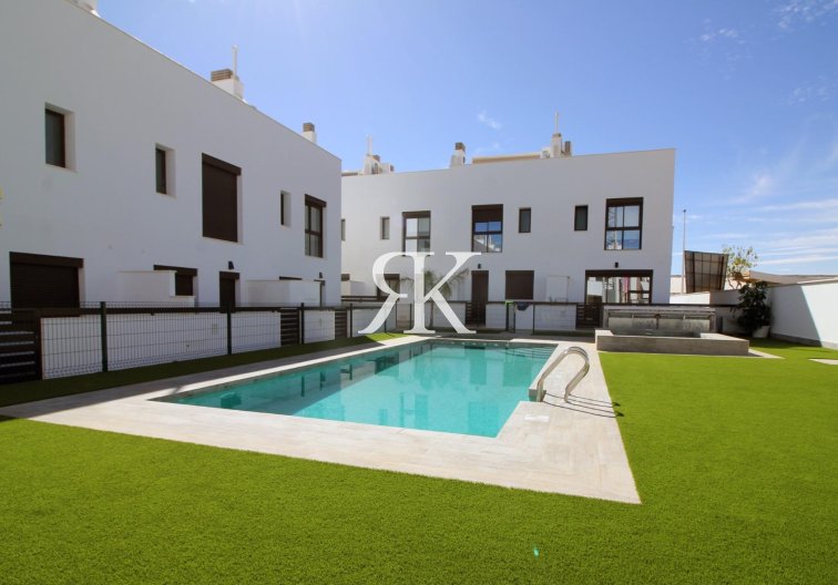 New Build - Semidetached - Pilar de la Horadada - parque Andromeda