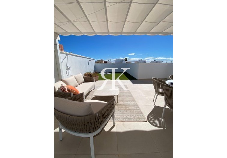 Neubau - Bungalow im obersten Stockwerk - Pilar de la Horadada - pueblo